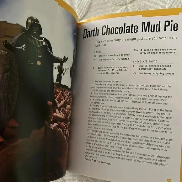 The Star Wars Cookbook! Super fun kid recipes inspired by the franchise! - Picture 5 of 7